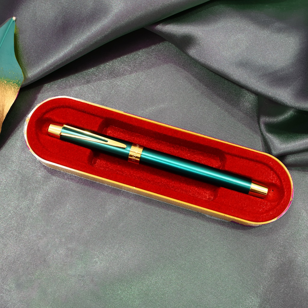 Enalux 2030 Luxury RollerPen - Image 3