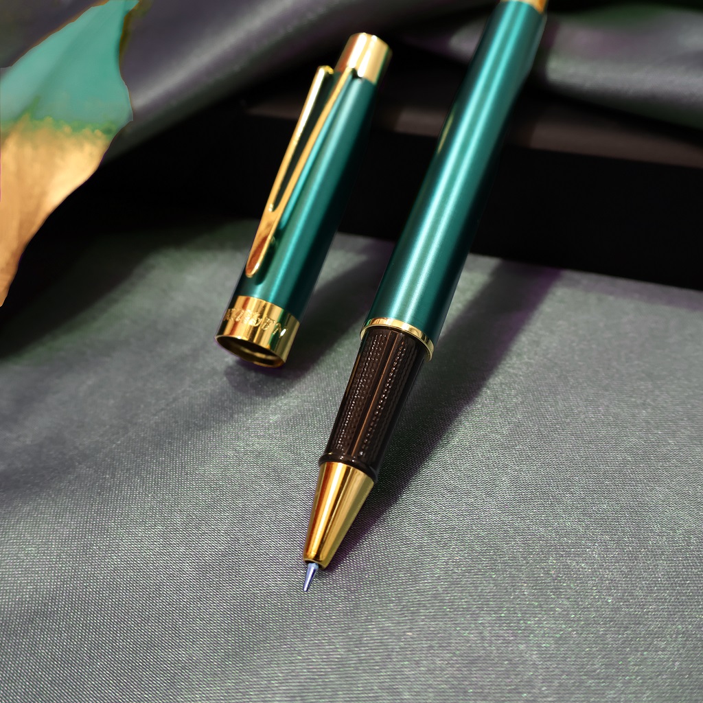 Enalux 2030 Luxury RollerPen - Image 2